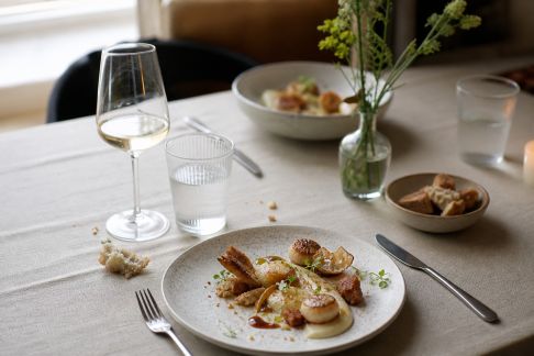 Accorder les textures : pourquoi varier les sensations dans un repas en amoureux