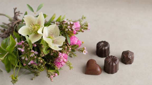 Éco-responsabilité : sélectionner des fleurs et chocolats locaux pour la Saint-Valentin