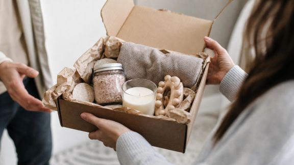 Faire livrer un coffret bien-être le jour même : astuces et adresses