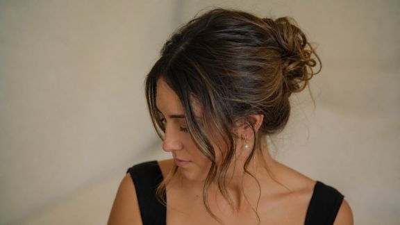 Conseils pour une coiffure qui tient toute la soirée sans retouches