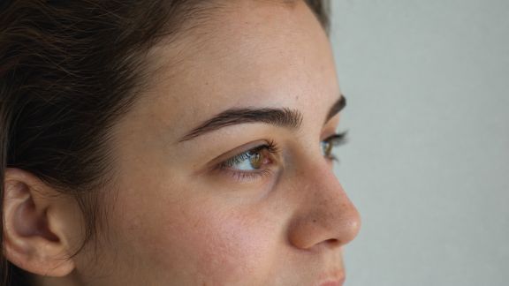 Secrets pour des sourcils parfaitement dessinés pour son rendez-vous