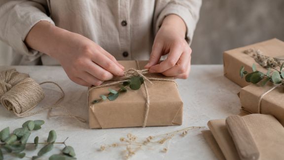 Personnaliser un emballage cadeau en quelques gestes simples et rapides