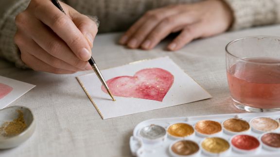 Ajouter un effet aquarelle métallisé à vos cartes de Saint-Valentin, mode d’emploi