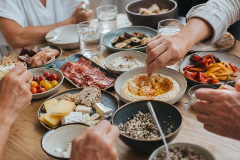 Plats à partager : suggestions gourmandes pour renforcer la complicité